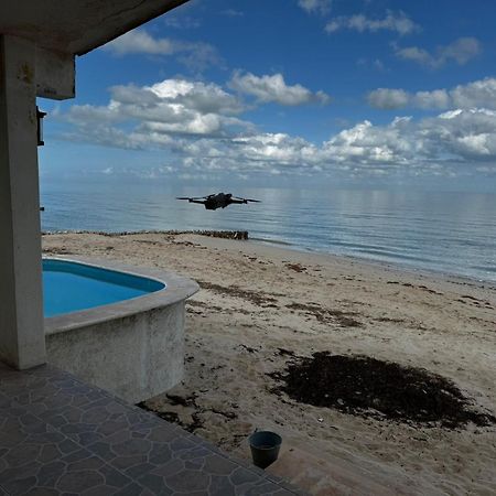 La Casa Amarilla Frente Al Mar Villa Chelem Exterior photo