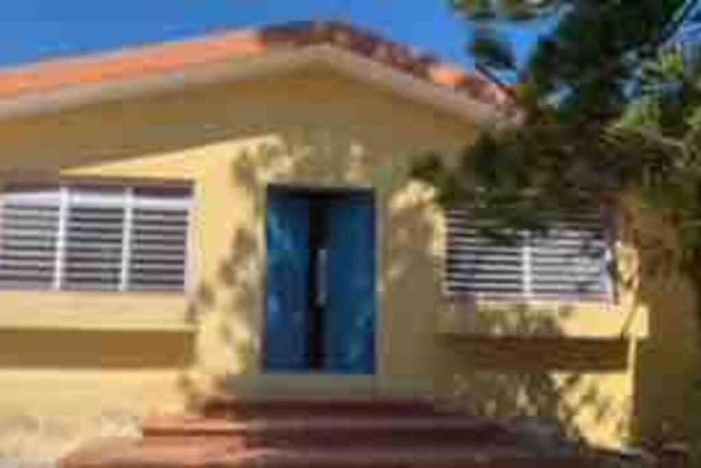 La Casa Amarilla Frente Al Mar Villa Chelem Exterior photo